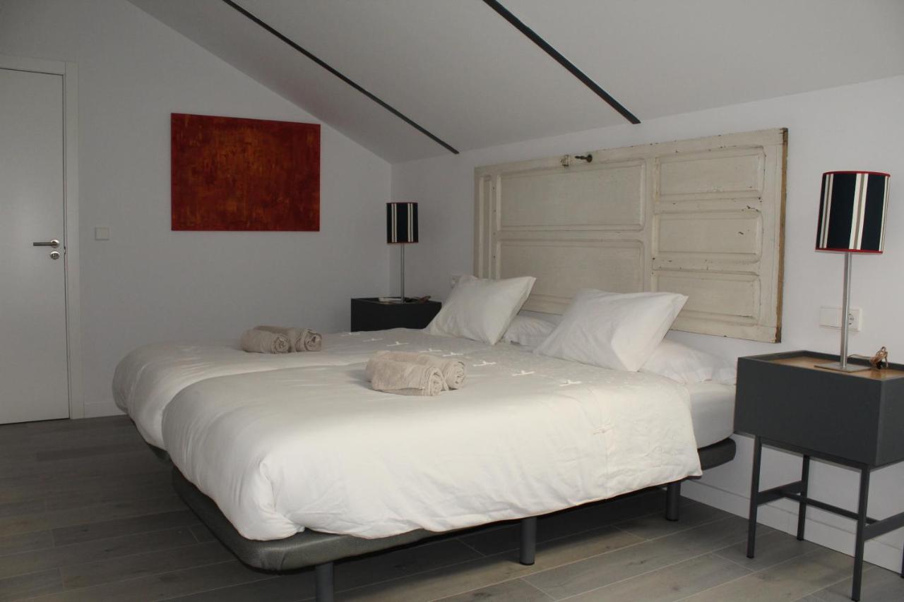 Cozy & Modern Apartment Hombre De Piedra Seville Exterior photo